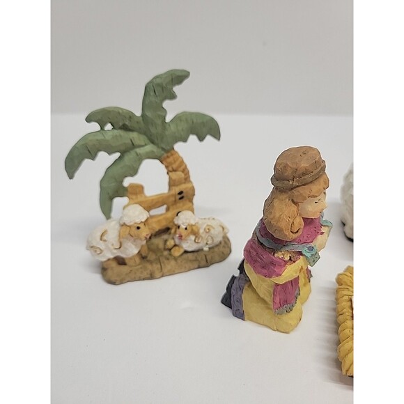 NATIVITY SET RESIN 7 PIECE 4” TABLETOP NATIVITY - Picture 3 of 14